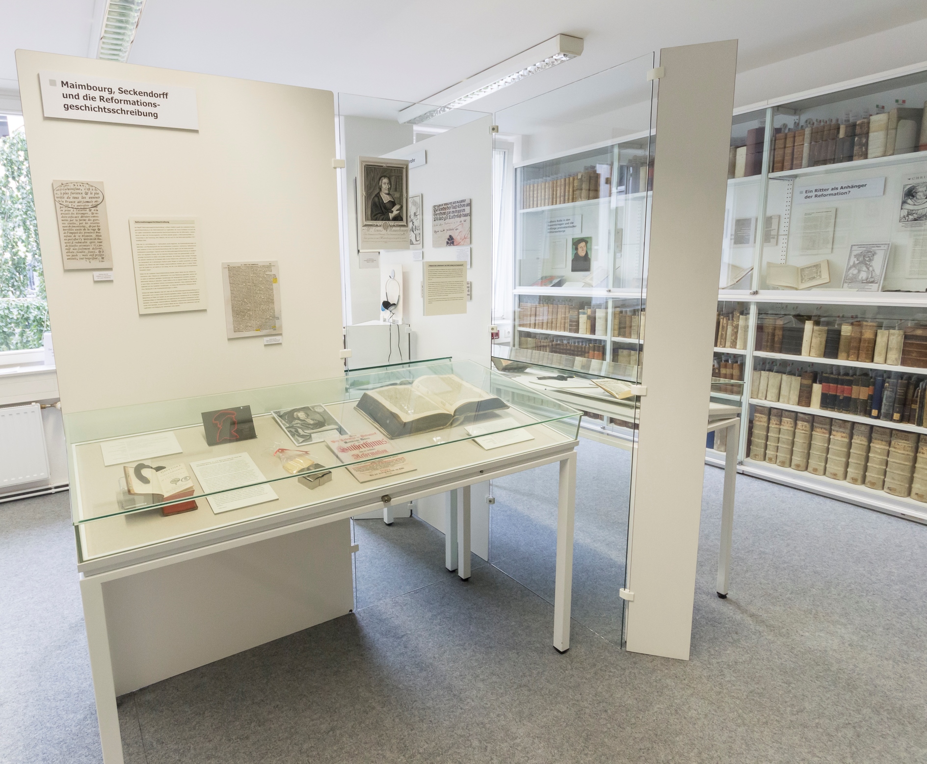 Ausstellung im Altdrucklesesaal der Gemeinsamen Forschungsbibliothek IKFN/IMIS (Foto: Universitätsbibliothek Osnabrück, B. Mönkediek)
